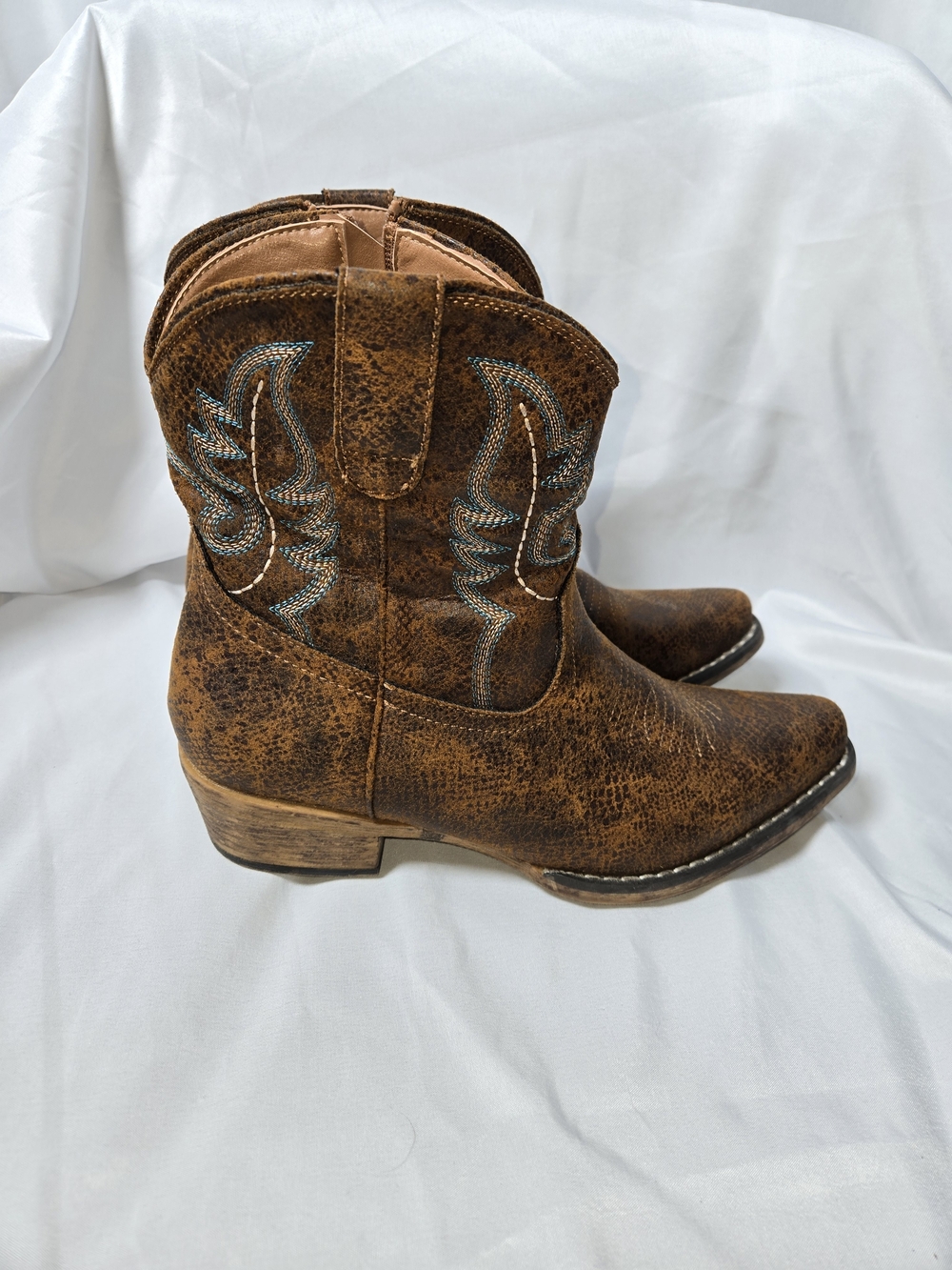 Roper Brown Distressed Western Ankle Booties